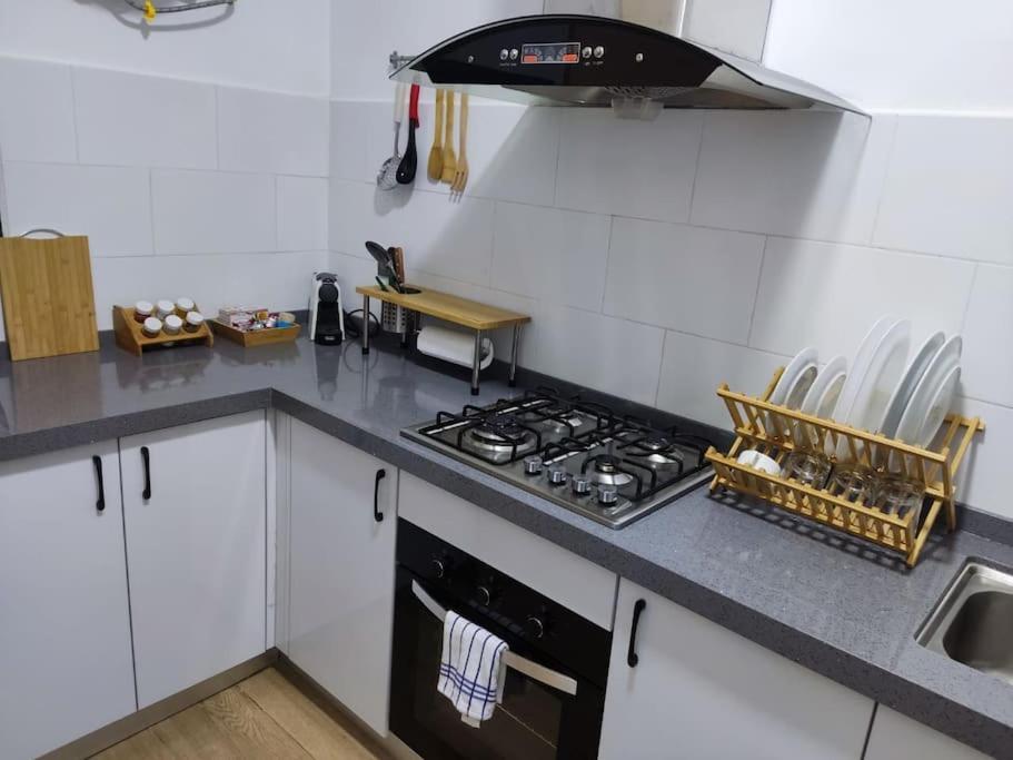 Superbe Appartement Avec Parking Gratuit Et Garde Дакар Екстериор снимка