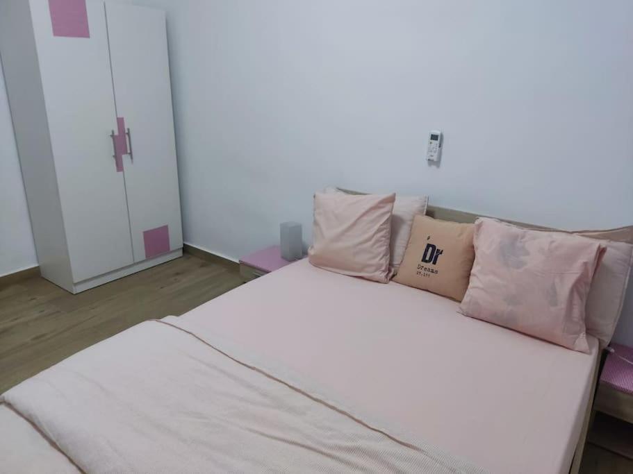 Superbe Appartement Avec Parking Gratuit Et Garde Дакар Екстериор снимка