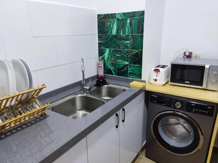 Superbe Appartement Avec Parking Gratuit Et Garde Дакар Екстериор снимка