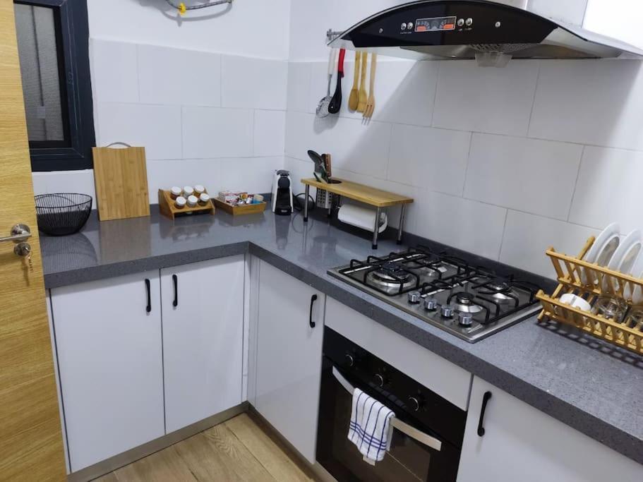 Superbe Appartement Avec Parking Gratuit Et Garde Дакар Екстериор снимка